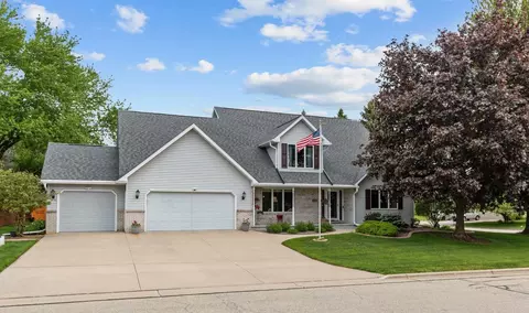 130 Hilltop Dr, Neenah, WI 54956