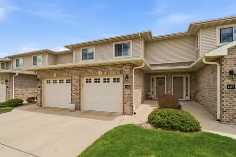 1300 Alpine Dr, Green Bay, WI 54311