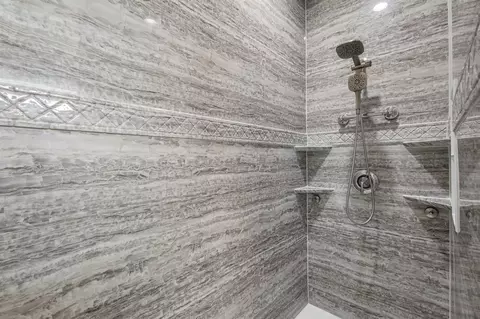 Bath - w5706 Mase Court, Appleton, WI 54915 photo 3 of 3