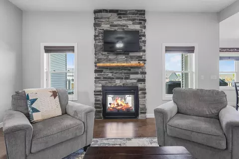 Living - w5706 Mase Court, Appleton, WI 54915 photo 2 of 3
