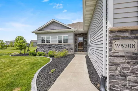 Exterior - w5706 Mase Court, Appleton, WI 54915 photo 4 of 7