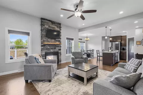 Living - w5706 Mase Court, Appleton, WI 54915 photo 1 of 3