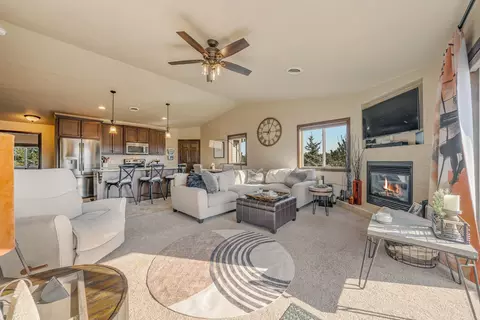 Living - 1072 W Willis Way, Appleton, WI 54913 photo 2 of 2