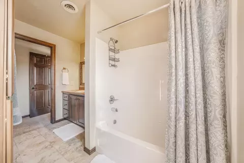 Bath - 1072 W Willis Way, Appleton, WI 54913 photo 2 of 3
