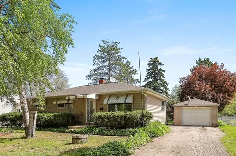 1652 Boland Rd, Green Bay, WI 54303