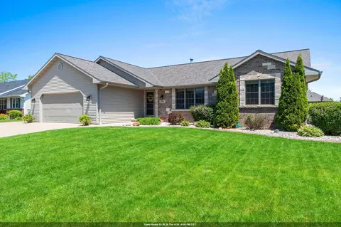 384 Southern Star Ln, De Pere, WI 54115