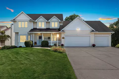 1604 Meadow Wood Ct, Green Bay, WI 54313