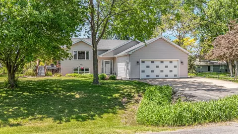 3393 Harbor Bay Rd, Oshkosh, WI 54901