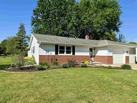 1395 Maricopa Dr, Oshkosh, WI 54904