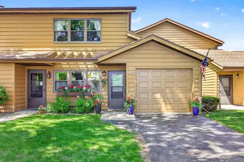 1135 Manor Dr # 29, Neenah, WI 54956