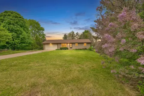 2205 School Rd, Greenleaf, WI 54126