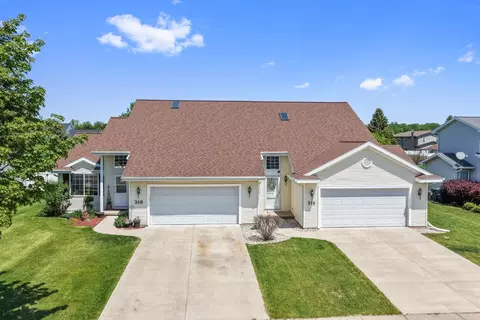 316 Desplaine Rd, De Pere, WI 54115