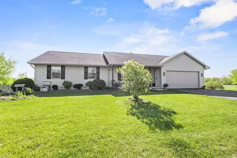 838 Poppy Ln, Little Suamico, WI 54141