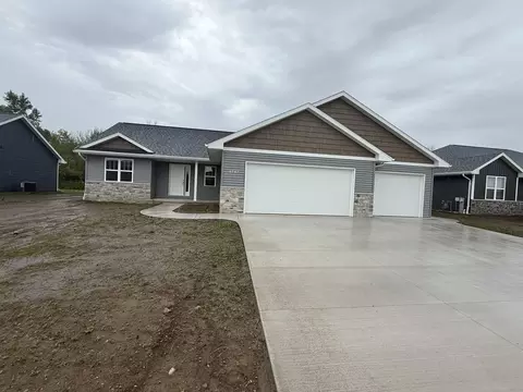 1747 Betty Jean Ln, Green Bay, WI 54313