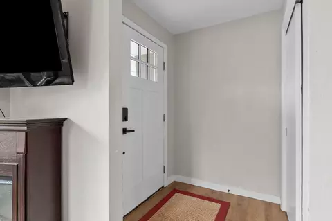 Entry Way - 2007 S Gladys Ave, Appleton, WI 54915 photo 1 of 1