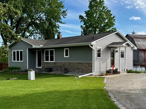 4103 Fairview Rd, Larsen, WI 54947