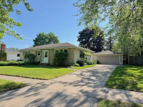 1112 Tullar Rd, Neenah, WI 54956