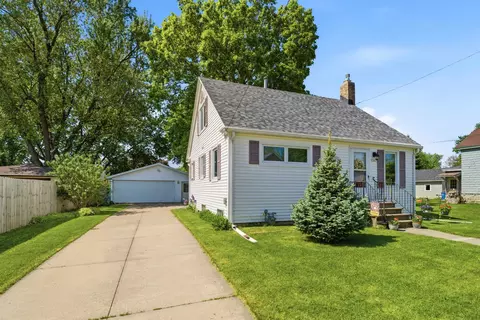 1341 Otter Ave, Oshkosh, WI 54901