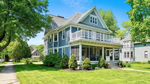 644 S Jackson St, Green Bay, WI 54301