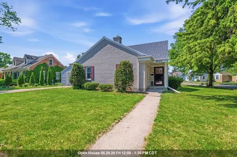 1011 Holzer St, Green Bay, WI 54303