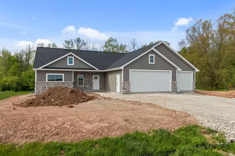 w5995 Woodland Road, Menasha, WI 54952