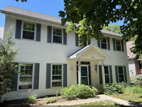 1498 Parkway Dr, Green Bay, WI 54304