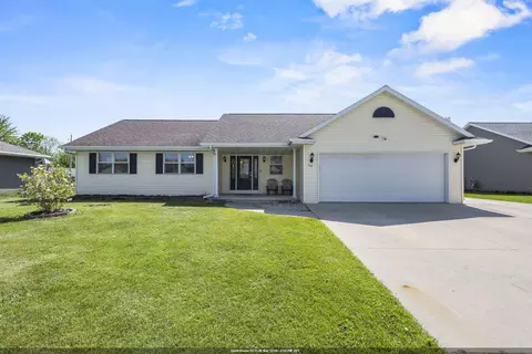 506 Rosemary Ct, Pulaski, WI 54162