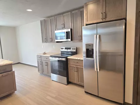 Kitchen - 3965 Rubyred Dr, Appleton, WI 54913 photo 3 of 3