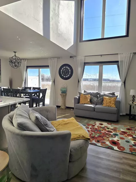 Living - 3965 Rubyred Dr, Appleton, WI 54913 photo 2 of 3