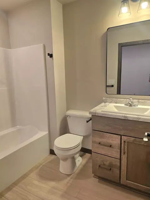 Bath - 3965 Rubyred Dr, Appleton, WI 54913 photo 4 of 5