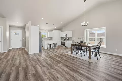 Dining - 5749 N Sequoia Dr, Appleton, WI 54913 photo 1 of 2