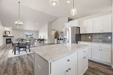 Kitchen - 5749 N Sequoia Dr, Appleton, WI 54913 photo 1 of 4