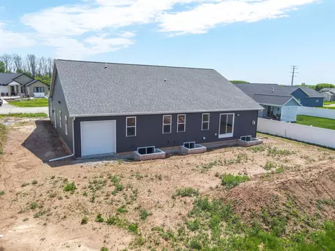 Exterior - 5749 N Sequoia Dr, Appleton, WI 54913 photo 3 of 3