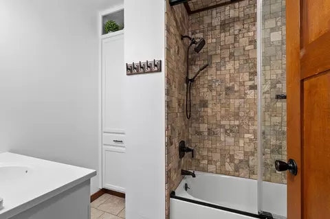 Bath - 1324 W Rogers Ave, Appleton, WI 54914 photo 2 of 4