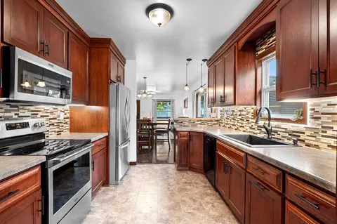Kitchen - 1324 W Rogers Ave, Appleton, WI 54914 photo 3 of 8