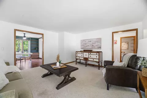 Living - 506 S Covenant Ln, Appleton, WI 54915 photo 3 of 6