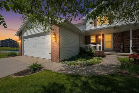 483 Madeline Ln, Little Suamico, WI 54141