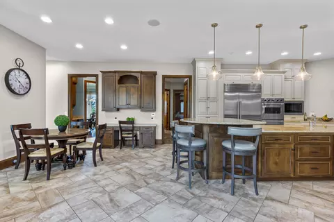 Kitchen - 2828 E Apple Hill Blvd, Appleton, WI 54913 photo 6 of 7