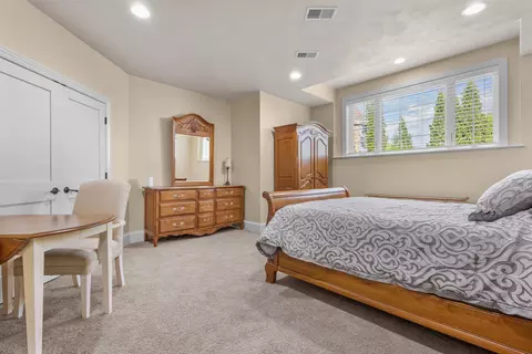 Bedroom - 2828 E Apple Hill Blvd, Appleton, WI 54913 photo 8 of 8
