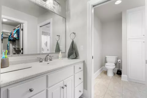Bath - 2828 E Apple Hill Blvd, Appleton, WI 54913 photo 4 of 7