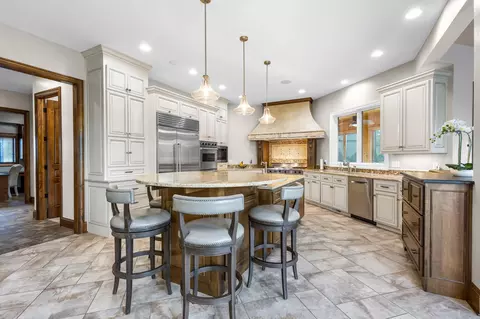 Kitchen - 2828 E Apple Hill Blvd, Appleton, WI 54913 photo 2 of 7