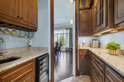 Entry Way - 2828 E Apple Hill Blvd, Appleton, WI 54913 photo 1 of 6