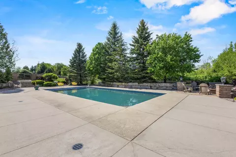 Exterior - 2828 E Apple Hill Blvd, Appleton, WI 54913 photo 15 of 18