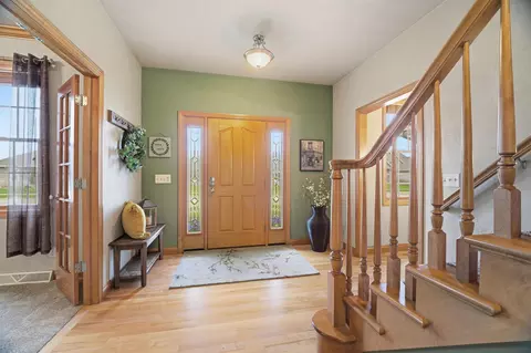 Entry Way - 3208 S Solitude Ln, Appleton, WI 54915 photo 1 of 2