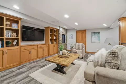 Living - 3208 S Solitude Ln, Appleton, WI 54915 photo 2 of 3