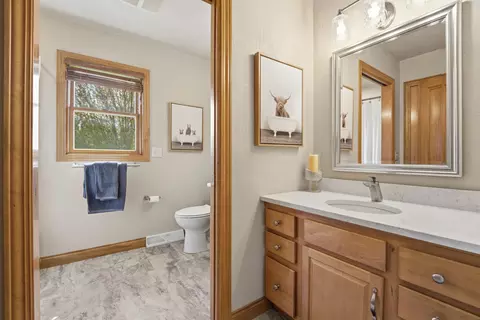 Bath - 3208 S Solitude Ln, Appleton, WI 54915 photo 5 of 7