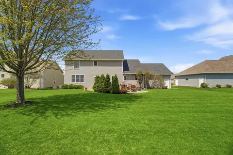 Exterior - 3208 S Solitude Ln, Appleton, WI 54915 photo 3 of 8