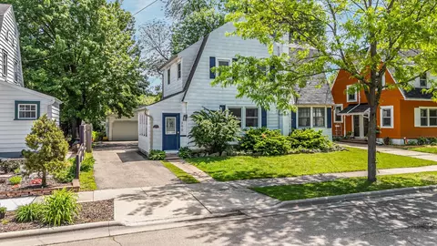 390 Elm St, Menasha, WI 54952