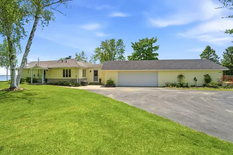 w6093 North Bay Court, Shawano, WI 54166