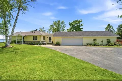 w6093 North Bay Court, Shawano, WI 54166
